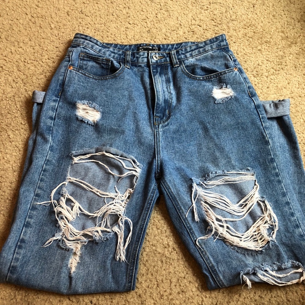 Pretty Little Thing - Distressed Mom Jeans
